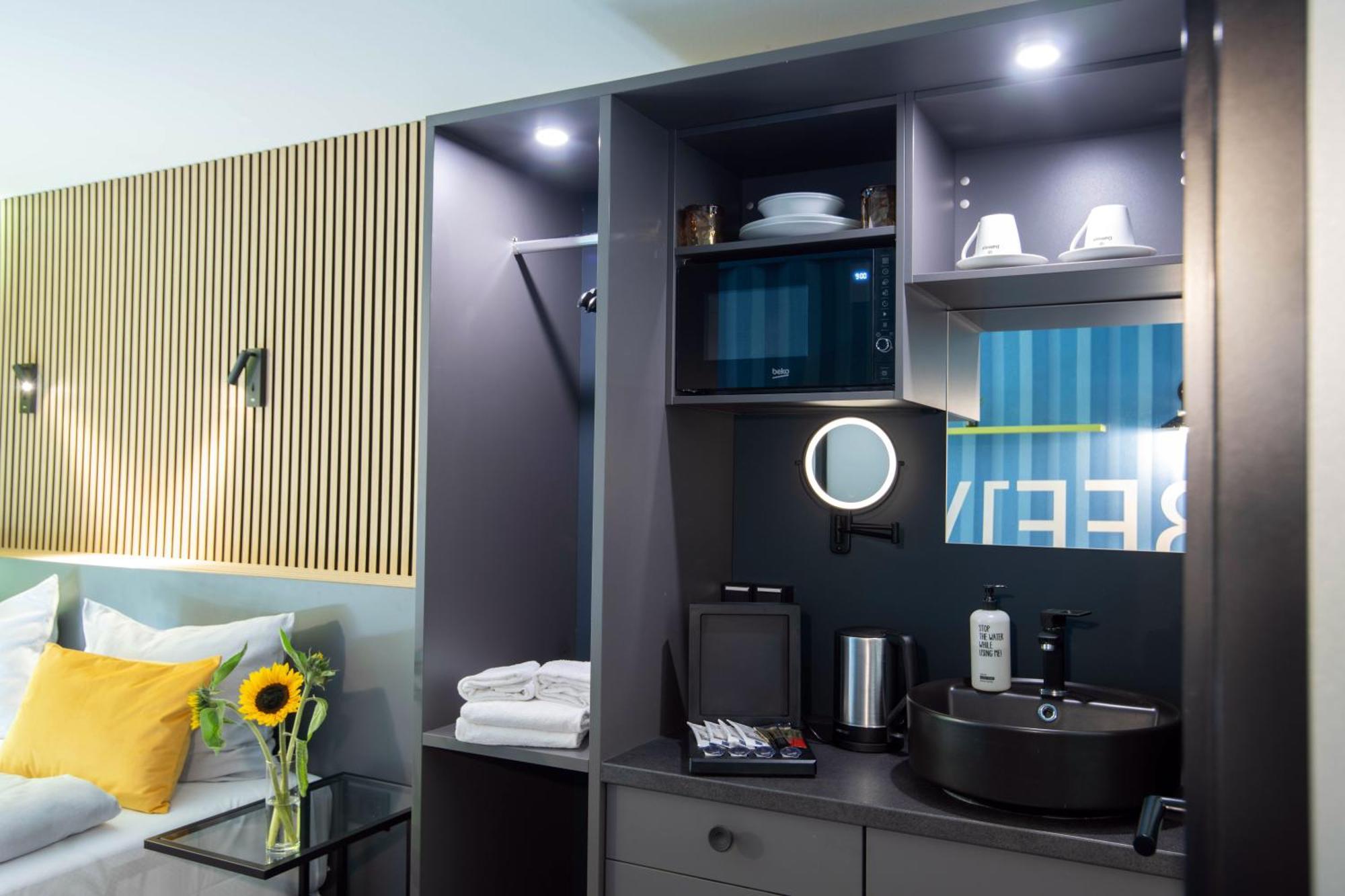 Отель Beevillage Messehotel Hannover Латцен